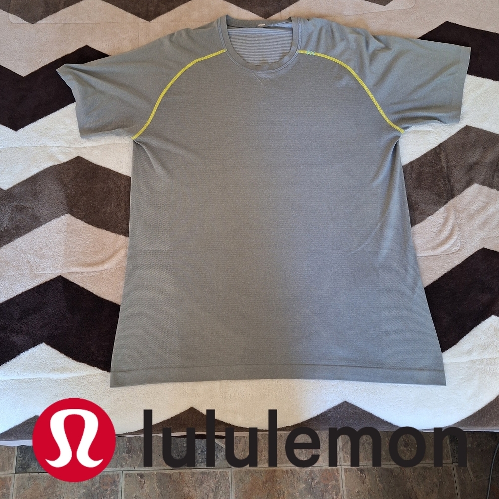 Lululemon men's workout athletic t-shirt